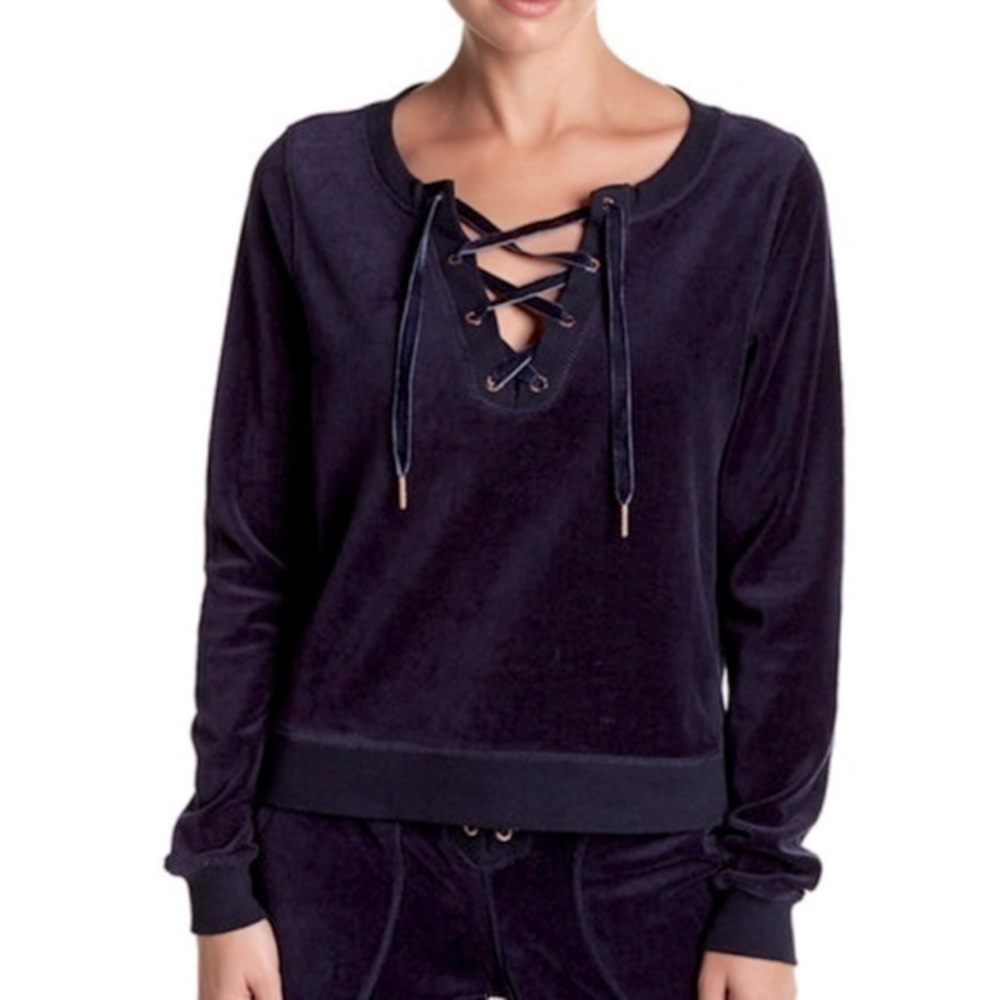 UEC Betsy Johnson black velour sweatshirt medium
